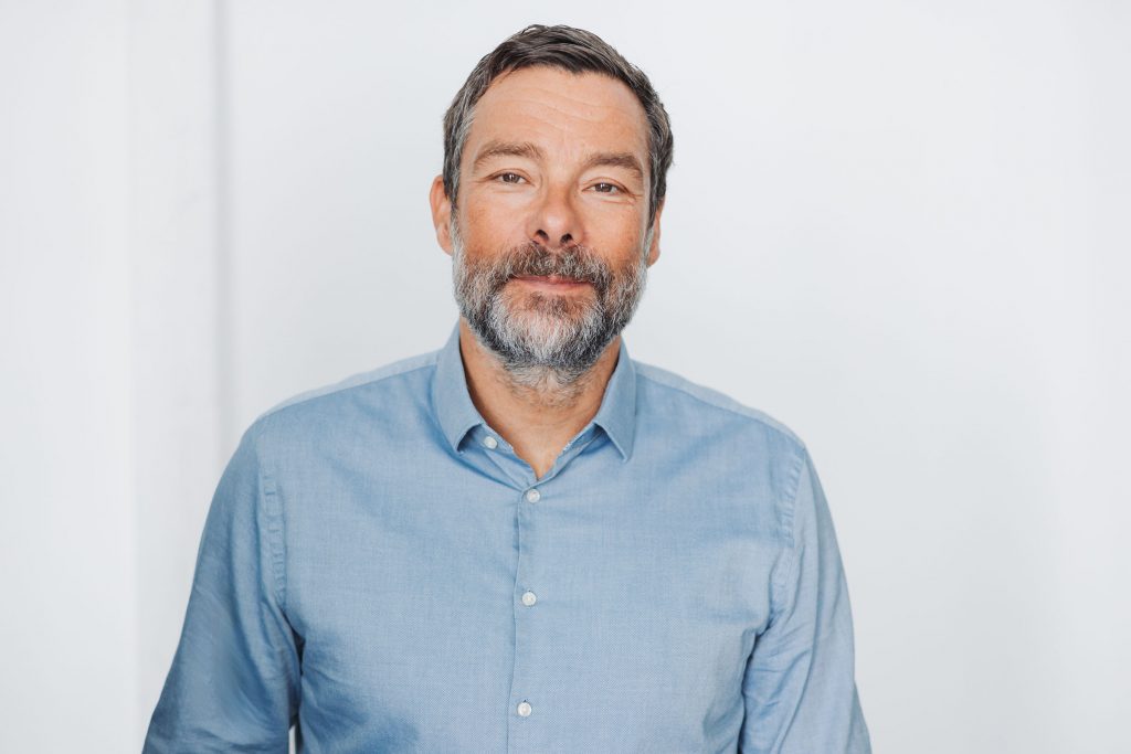 Porträtfoto Matthias Henrichsen-Schrembs