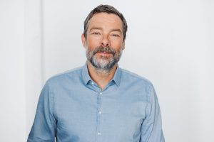 Porträtfoto Matthias Henrichsen-Schrembs