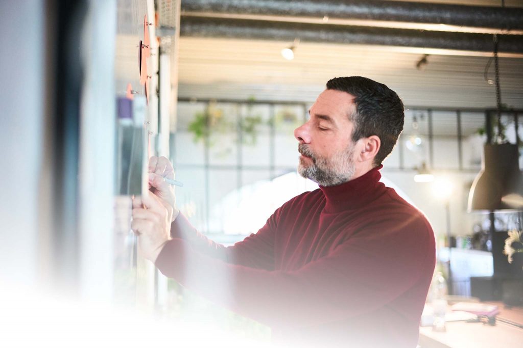 Matthias Henrichsen-Schrembs anlysierte die wirtschaftliche Lage von sozialen Einrichtungen